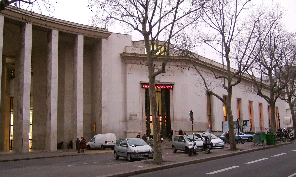 Dream-Dollars Take Paris